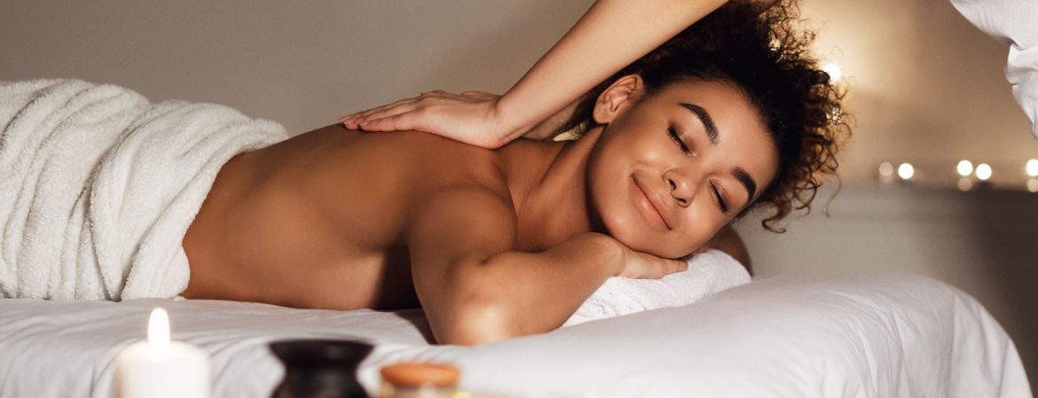 masseur-doing-massage-on-woman-body-in-spa-salon-SD5QFPU.jpg masseur-doing-massage-on-woman-body-in-spa-salon-SD5QFPU.jpg